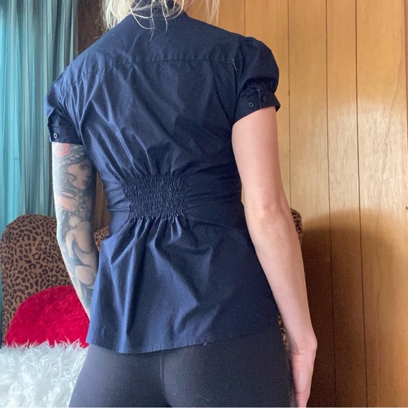 Aritzia Babaton Talula navy button down dress shirt with puff sleeves - Picture 3 of 4